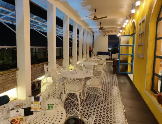 9th Bistro – Multi‑Cuisine Restaurant & Lounge