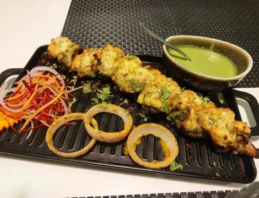 Sabooz Skylounge & Restaurant – Veg Multicuisine Rooftop Dining