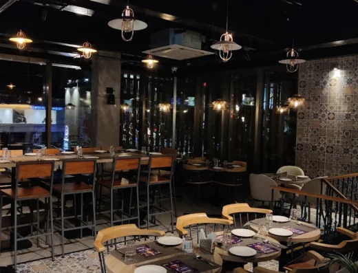 Crunchy Munchie – Multi Cuisine Restaurant & QSR