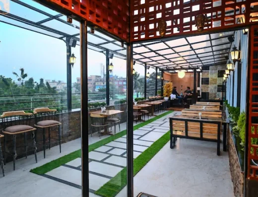 High Me Up – Club & Sky Lounge, Rooftop Bar & Multicuisine Restaurant