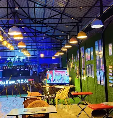 High Me Up – Club & Sky Lounge, Rooftop Bar & Multicuisine Restaurant