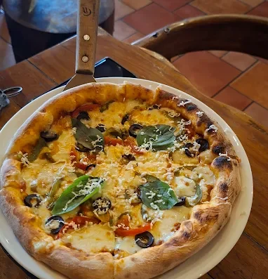 Terra Rosso – Pizzeria, Salad Bar & Juice Center