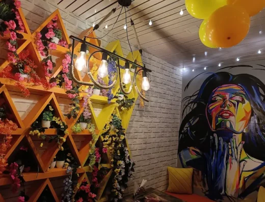 Uptown Vibes – Multi‑Cuisine Restaurant & Cafe