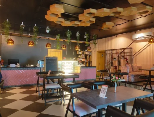 Doppio Cafe & Studio – Continental & Italian Café near Infocity Square