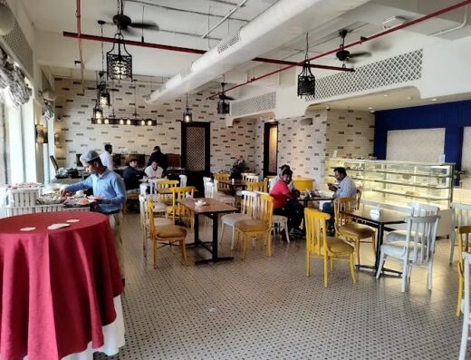Hotel Pahadi Restaurant