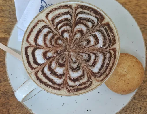 Rolling Crunchy’s Cafe & Restaurant – Italian, Mexican & Pizza Café