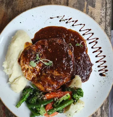 Rolling Crunchy’s Cafe & Restaurant – Italian, Mexican & Pizza Café