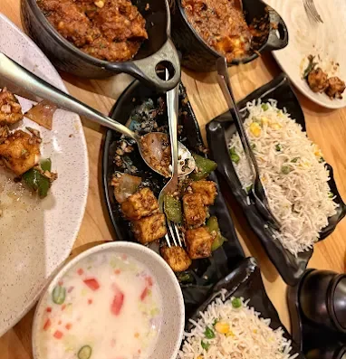 Squad Restro And Cafe – North Indian