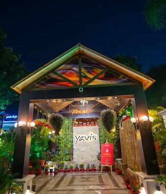 YAVIS Restaurant