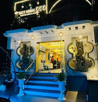 HOTEL TRIPLE 555