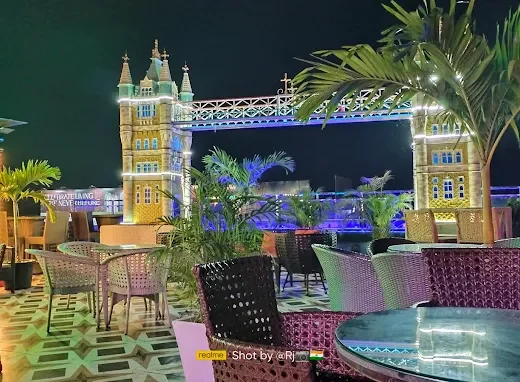 Rooftop London Cafe & Restaurant
