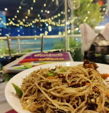 Season’s Restaurant (Eat Well) – Iconic Chinese & North Indian Family Restaurant