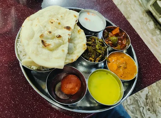 Shree Vineeth’s Food Court – Pure Veg Restaurant