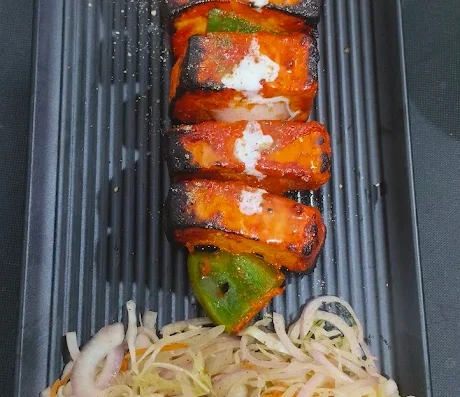 LylaLila Cafe & Restaurant
