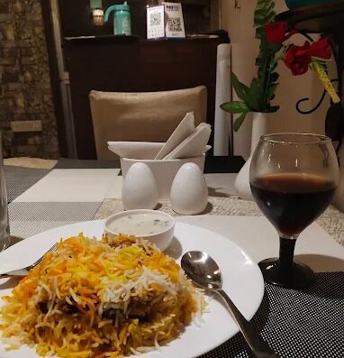 Hola Cafe & Restaurant