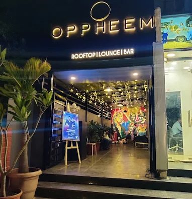OPPHEEM ROOFTOP LOUNGE & BAR